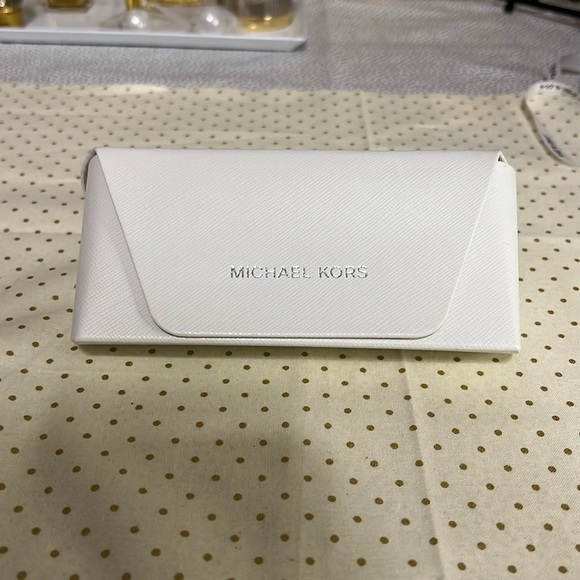 MICHAEL KORS Fashion Sunglasses with case - Picture 4 of 7